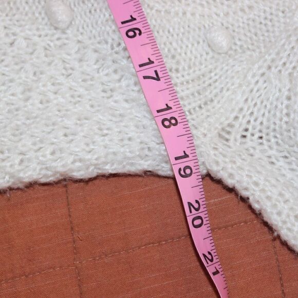 URBAN OUTFITTERS Cream Pullover Sweater Women Size Medium - Picture 3 of 10